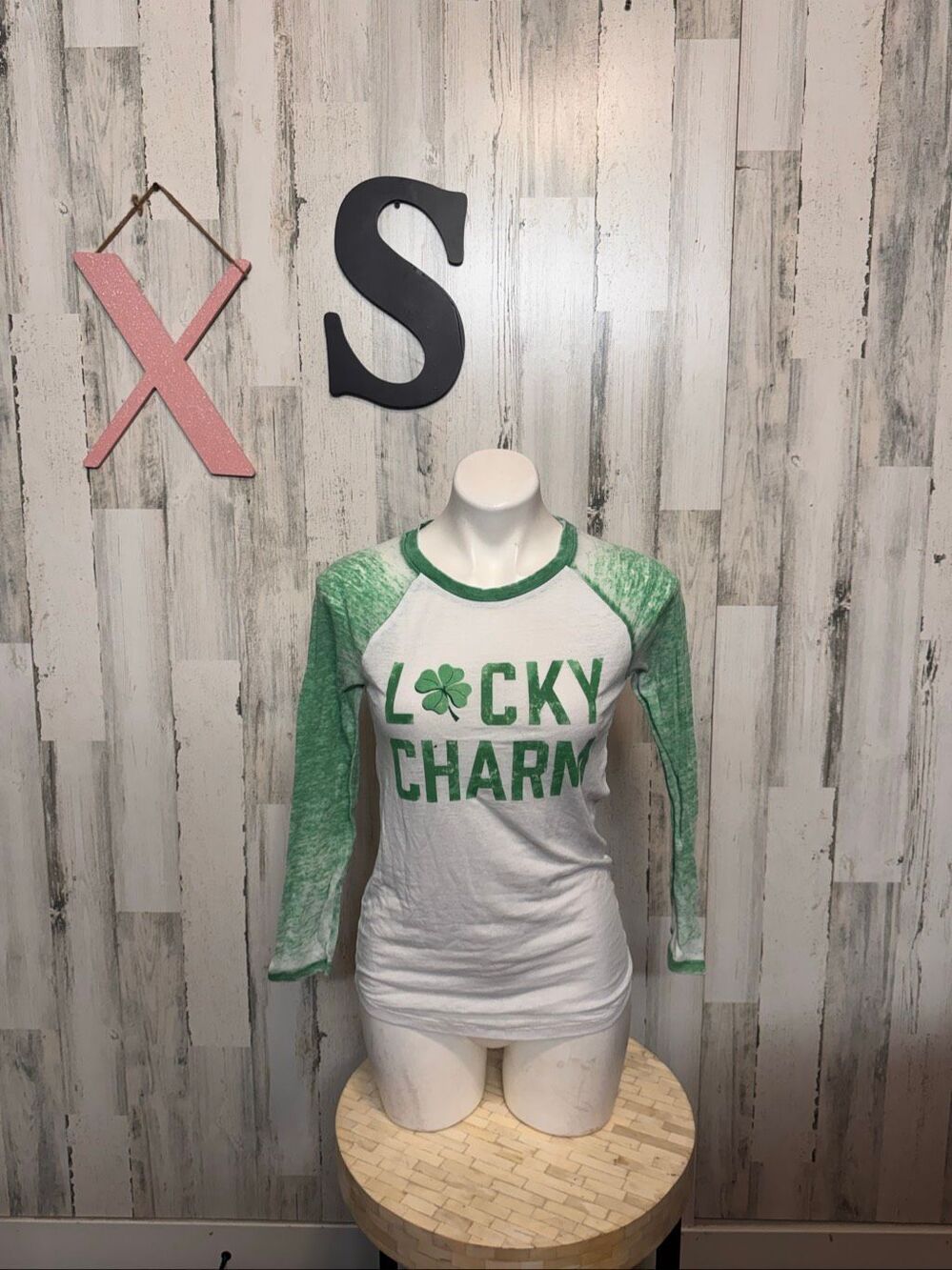 Grayson Threads Lucky Charm Raglan Tee Womens Extra Small Green White St Patrick
